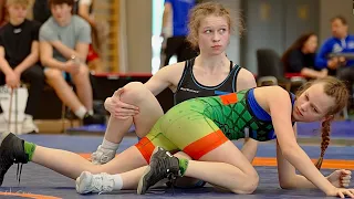 U17 E. Laube (EST) vs A. Raudsepp (EST). Women 49kg youth wrestling final Estonia.