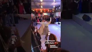 ირაკლი მაქაცარიას და ლიზა ჩიჩუას ქართული ცეკვა ქორწილში