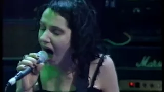 PJ Harvey - The Wind (live on Later '98)