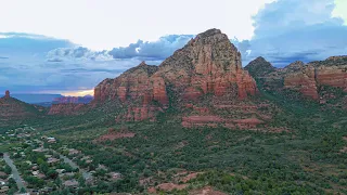 4K Drone - Sedona red-rock views from Sugarloaf mountain.