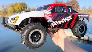 ATTEMPTING to HYDROPLANE a Traxxas Slash 4x4 on WATER!