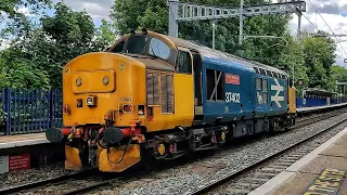 class 37 37402 in Large Logo opens up through Reading west 25/05/2021 **THRASH & CLAG**