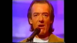 The Hollies - He Ain't Heavy He's My Brother performance 1988 TOTP