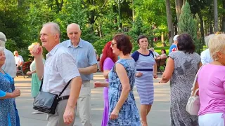 Я твоя душа Танцы в парке Горького Харьков Август 2021