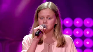 Emma Louise - 'That Don't Impress Me Much' | Blind Auditions | The Voice Kids | VTM