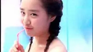 Moon Geun-young - "2% Water #2"