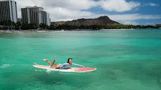 WAIKIKI SURFING QUEENS BREAK LONGBOARD SURFING