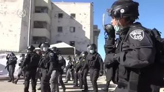 Clashes Erupt Between Ultra-Orthodox Jews and Police over COVID Restrictions in Ashdod