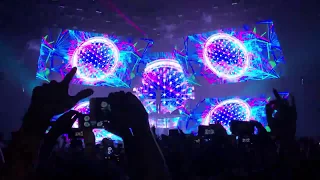 ZEDD intro beautiful now ZEDD ECHO TOUR 2018