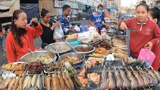 Popular Khmer Street Food in Phnom Penh Evening - Delicious Grilled Fish, Soup, Pork Ribs & More