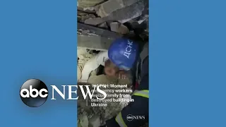Family rescued from building in Ukraine destroyed by Russian strike