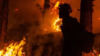 Video der Feuerwehr zeigt gefährliche Löscharbeiten