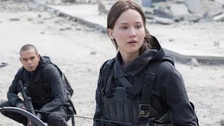 Jennifer Lawrence Unveils Hunger Games: Mockingjay - Part 2 FIRST LOOK!