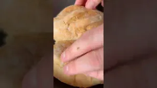 Сендвич с креветками и сыром моцарелла