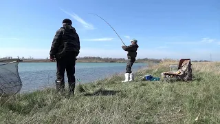 Долгожданная Рыбалка. ЭТИ ГАДЫ НАС ПРОГНАЛИ.