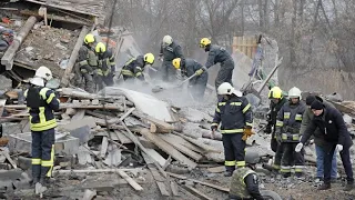 Ukrainekrieg: Behörden melden neue Welle russischer Raketenangriffe