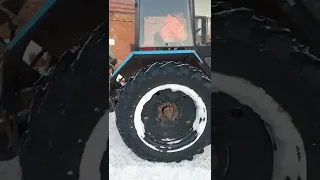 ТРАКТОР чистит снег ЭТЦ-1609