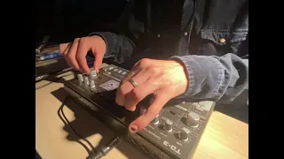 Behringer TD-3 ACID Live Jam - How Do Mushrooms Grow ?