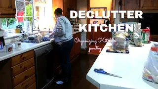 DECLUTTER Organizing Kitchen pantry//Ausmisten Organisation Vorrat Küche//Declutter with me😄🤪🌸🌼🌷