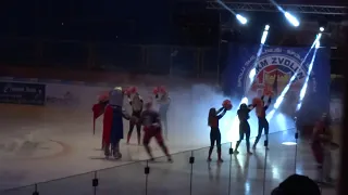 HKM Zvolen vs. HC 07 WPC Koliba Detva - nástup hráčov HKM na ľad
