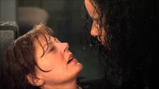 Susan Sarandon & Rae Dawn Chong - Lesbian Kiss