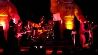 Primus - Jilly's on Smack (new song) - Live La Cigale 2011