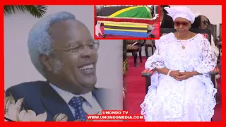 MKE WA HAYATI LOWASSA ALIVYOINGIA KARIMJEE KUAGA MWILI WA MUMEWE,  TAZAMA WALICHOKIFANYA...