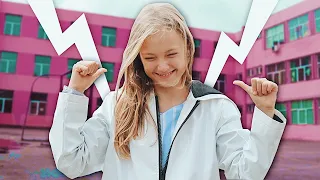 👩🏼‍🎓 Melissa ABANDONEAZĂ ȘCOALA românească