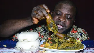 COOK AND EAT WITH ME BITTER LEAF SOUP WITH COW BEEF AND CASSAVA FUFU/ASMR MUKBANG