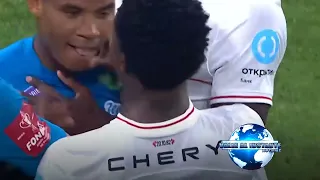 El jugador colombiano William Barrios  se vio involucrado en una fuerte  crezca cuando s