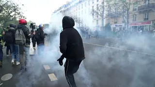 More Than 100 Police Officers Injured in Paris May Day Protests