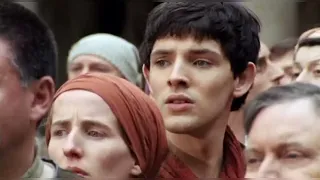 Young Merlin arrives at Camelot