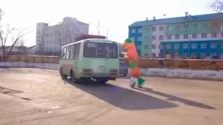 Сосиска опаздывает на автобус. Прикол