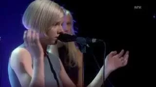 AURORA - på Lindmo - Interview and Runaway (Live)