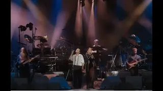 PHIL COLLINS & BRIDGETTE BRYANT - Separate Lives (live in Sydney 1990)