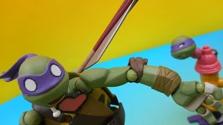 TEENAGE MUTANT NINJA TURTLES REVOLTECH DONATELLO DISPLAYABLE FIGURE VIDEO REVIEW