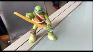 TMNT Leo saves the day! (Stop motion)