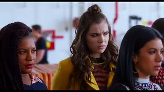 Pitch Perfect 3 - Official Trailer - 2017