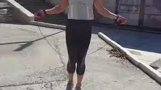 Скачам на въже!