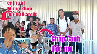 Chị TƯƠI khóc hết nước mắt khi được thực hiện ước mơ hơn 30 năm