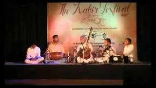 Prahlad Tipaniyaji singing Kabir