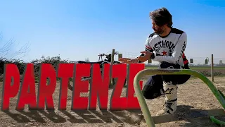 Motocross : LA PARTENZA - tecniche di guida