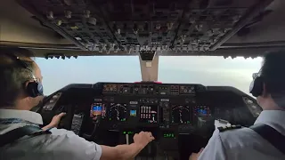 NOT all Landings are great... BOEING 747 LAND AT HONG KONG. Cockpit view.