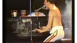 Queen - Live in Barcelona 1986 - We Will Rock You - We Are The Champions