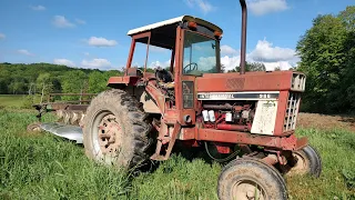 Seeing if the 986 IH will do better plowing.