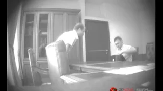 Видео Андрея Захарова при получении взятки для мэра Ярославля Евгения Урлашова