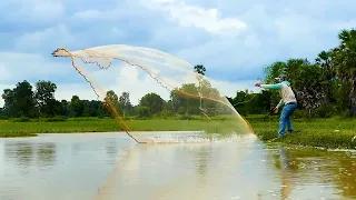 Amazing Fishing Video Villager Fishing by Fishing Net at Beautiful Village Natural Pond