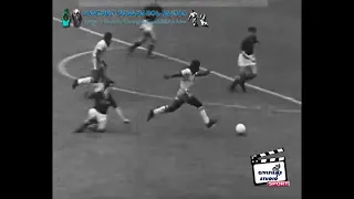 Georgian great player Slava Metreveli aganist CeLeSao   USSR 2 2 Brasil Friendly Match 21 11 1965