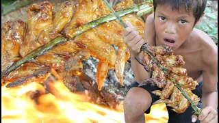 Primitive Technology - Eating delicious - Awesome cooking chicken wing