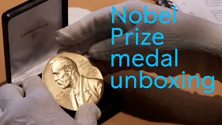 The Nobel Prize: Nobel Prize medal unboxing